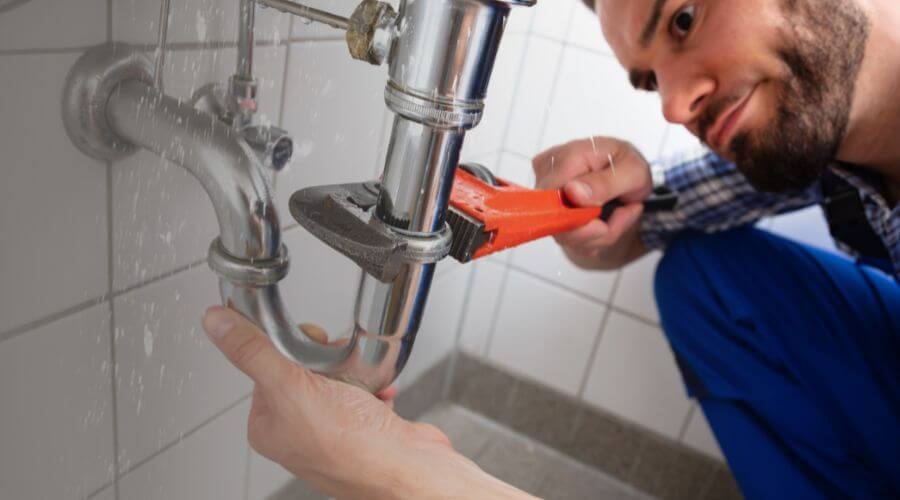 Expert burst pipe repair services in Friendship, AR